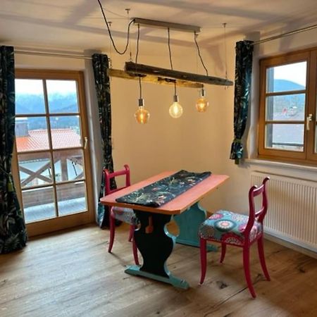 Charmante Farbenfrohe Wohnung Fuer Zwei Fischbachau Luaran gambar