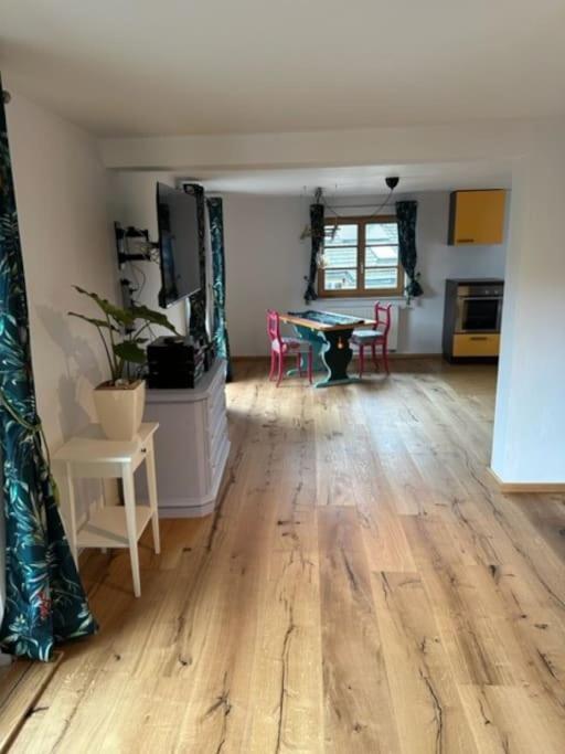 Charmante Farbenfrohe Wohnung Fuer Zwei Fischbachau Luaran gambar